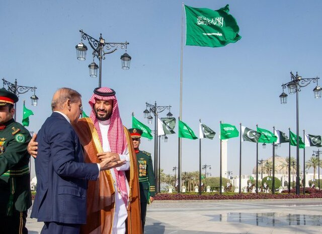 Larijani saúda acordo estratégico de segurança entre Paquistão e Arábia Saudita