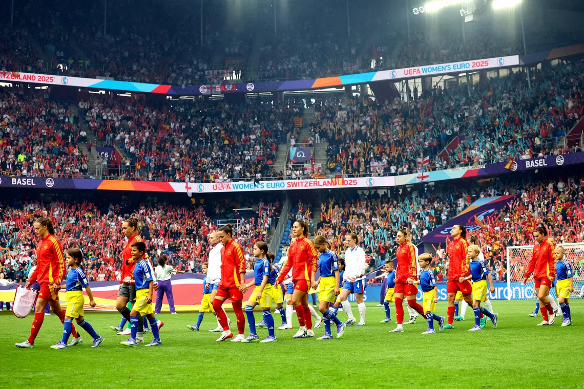 Inglaterra e Espanha estão empatadas nas eliminatórias para a Copa do Mundo Feminina de 2027.