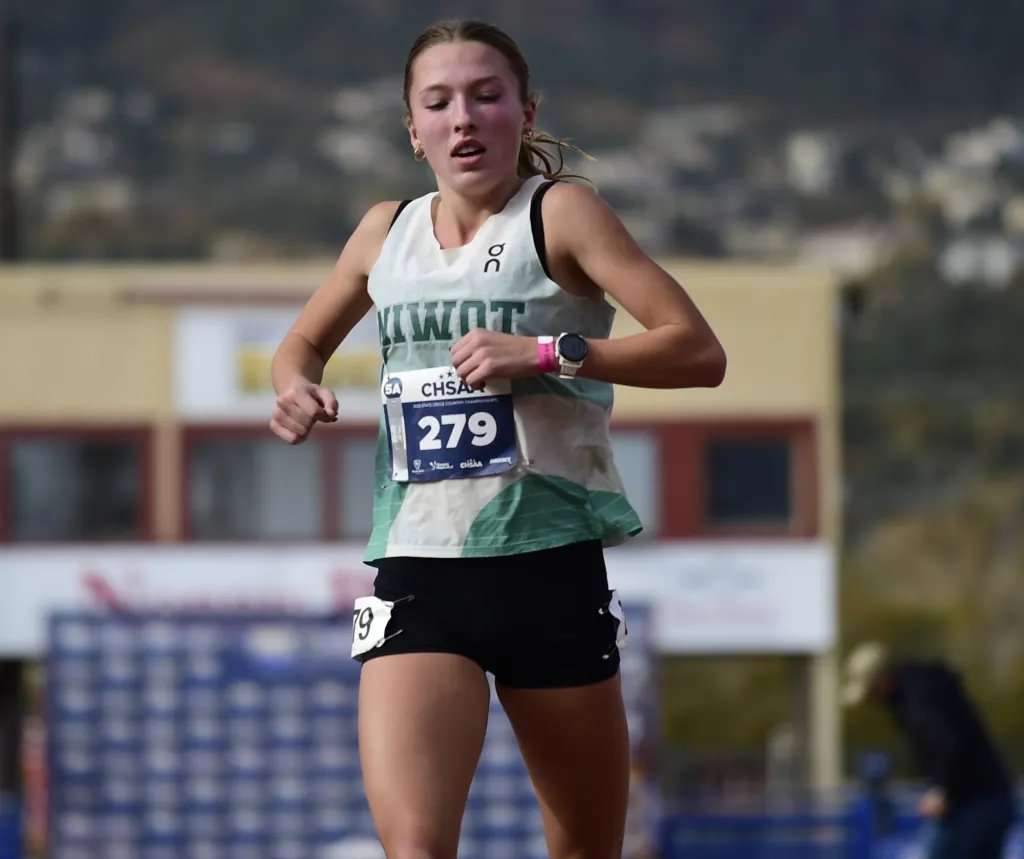 Addy e Jude Ritzenhein ajudaram a levar Niwot ao título da equipe 5A no campeonato estadual de cross country do Colorado.