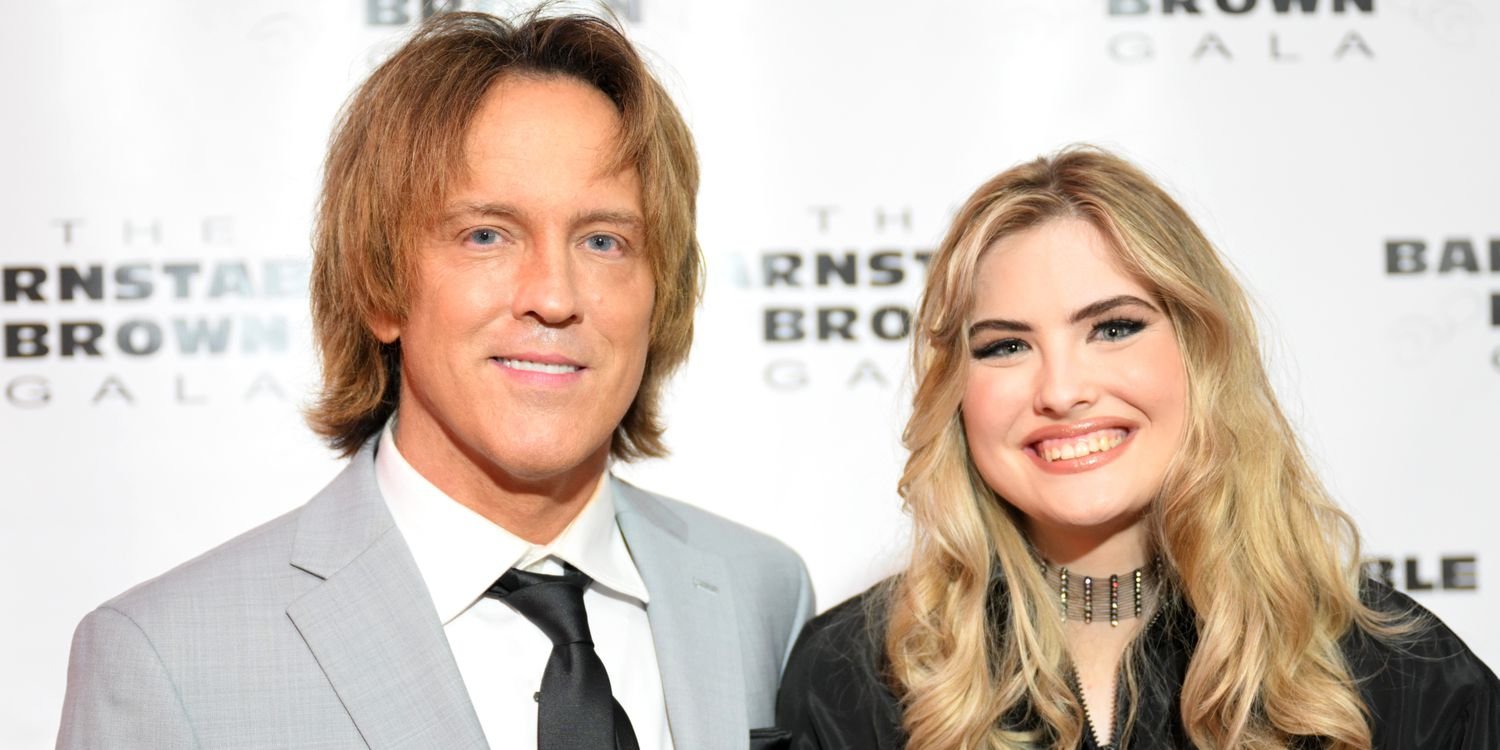 Anna Nicole Smith compartilha fotos raras da fantasia de Halloween de sua filha