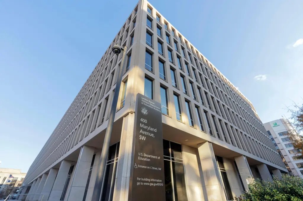 Colorado desafia revisão de perdão de empréstimos públicos de Trump