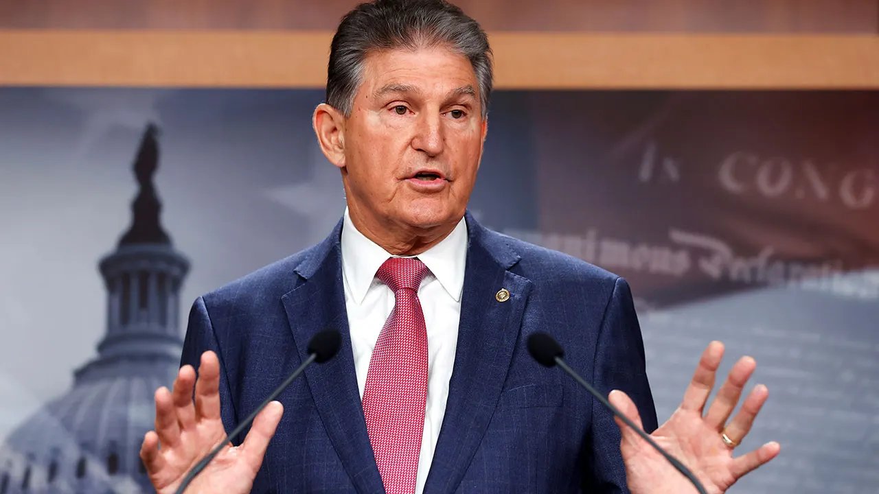 Manchin conta a Jon Stewart como os democratas estão perdendo estados como a Virgínia Ocidental