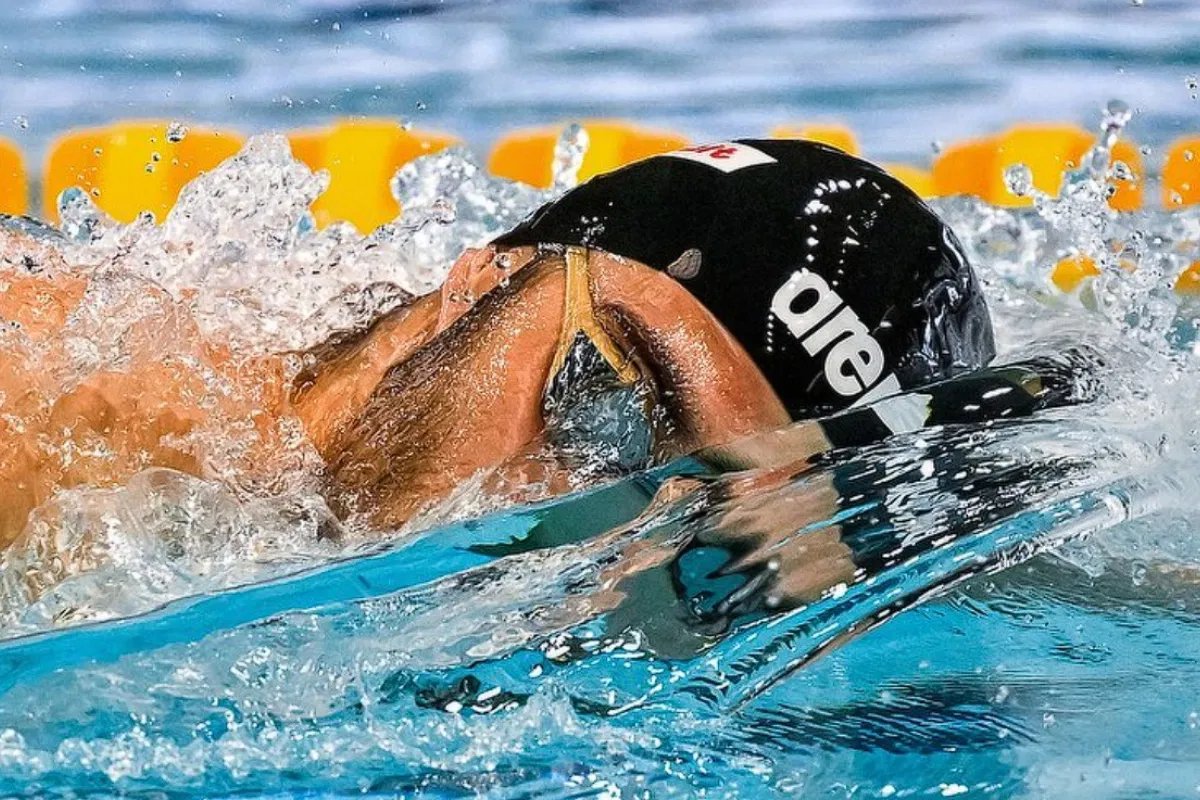 O assédio online forçou o campeão olímpico de natação a dirigir-se aos seus 673.000 fãs com uma mensagem sincera.