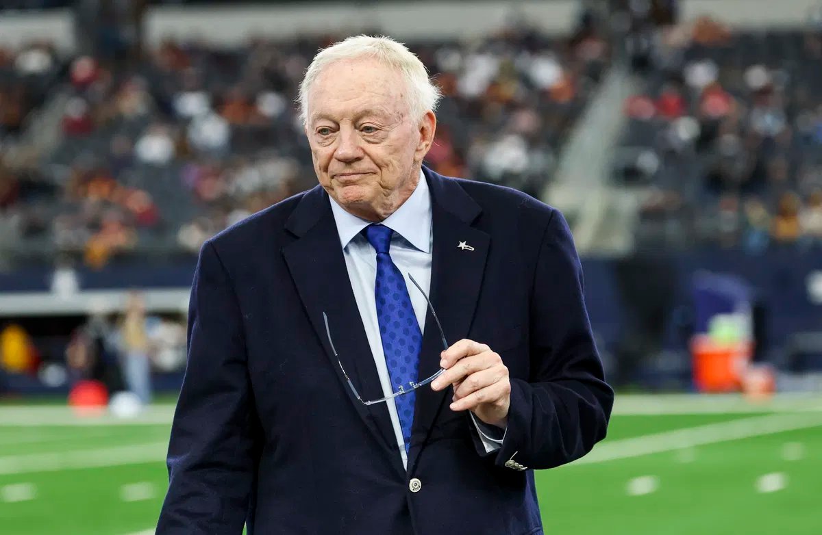 Jerry Jones faz uma confissão comovente sobre legítima defesa. Depois de lidar com a decisão de US$ 92 milhões dos Cowboys