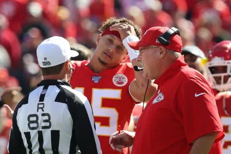 Analista de regras da CBS discute o desafio rejeitado de Andy Reid após erro do árbitro em Patrick Mahomes