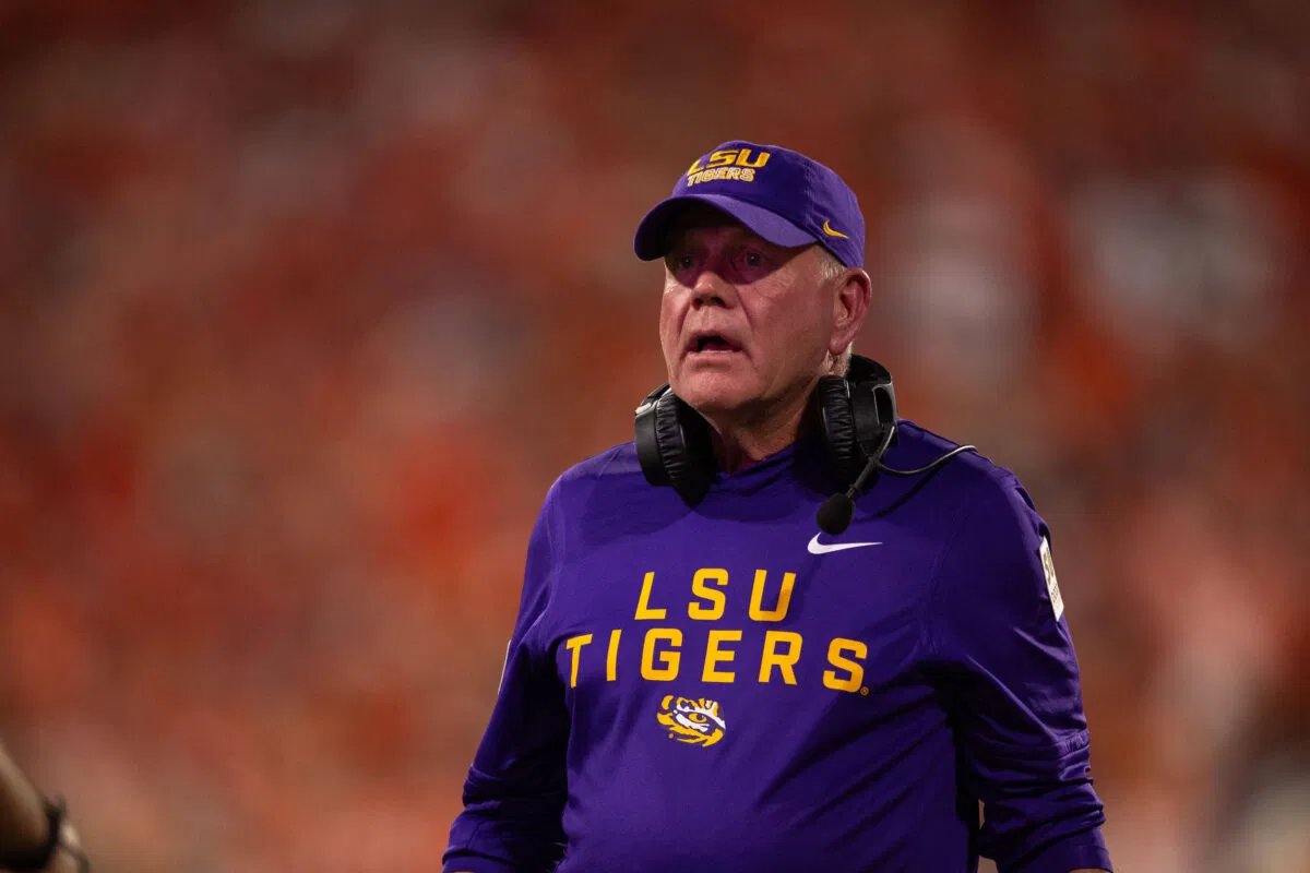 LSU AD esclarece os motivos da demissão de Brian Kelly e confirma decisão de US$ 54 milhões