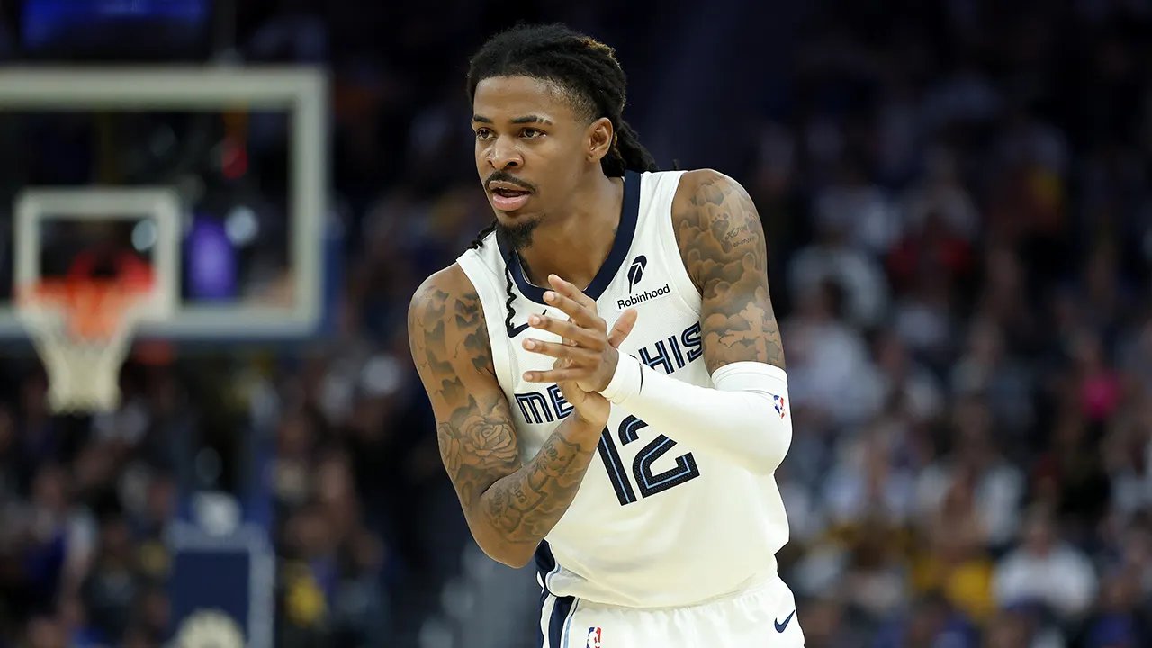 Ja Morant ficou no banco um jogo após comentários ao time Grizzlies