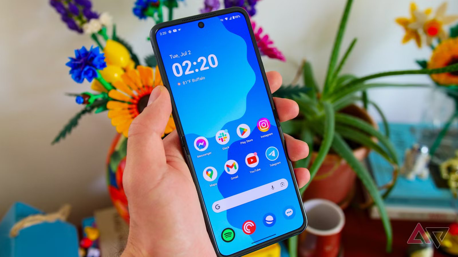 O telefone dobrável que recomendo a todos agora custa apenas US$ 350