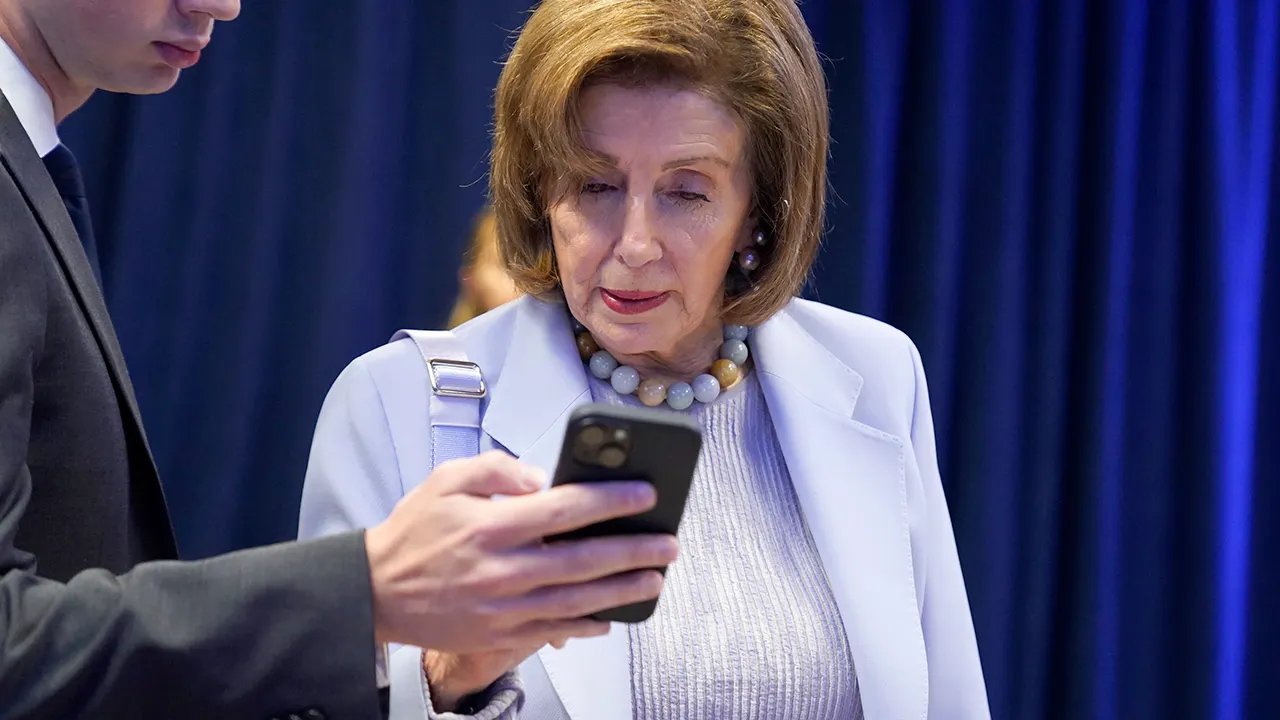 Pelosi chamando Trump de “criatura desprezível” gerou polêmica nas redes sociais