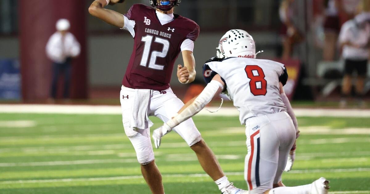 QB Jack Hurst é um dos surfistas do futebol de Laguna Beach.