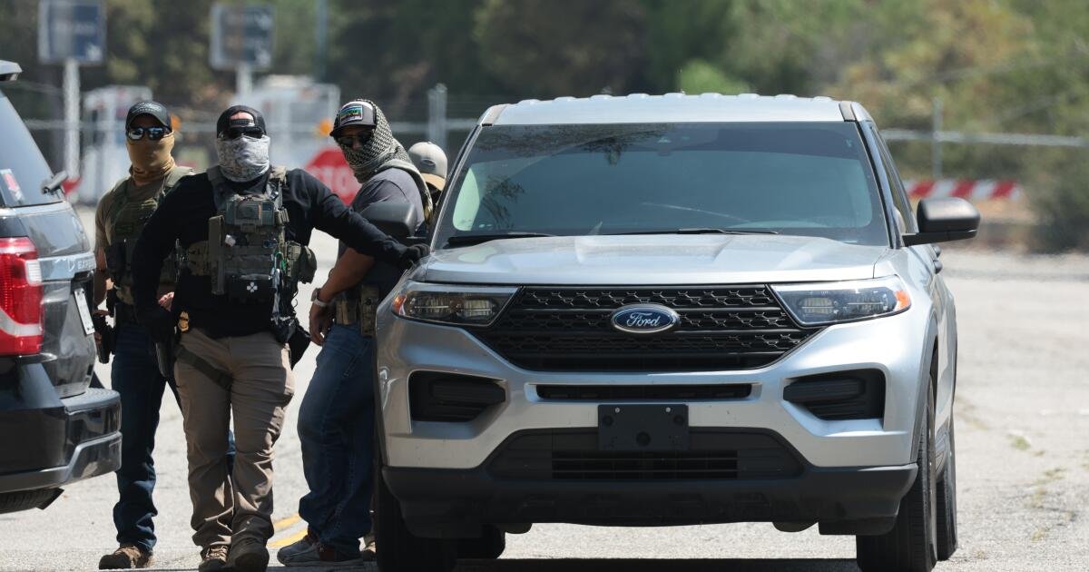 Após a celebração da World Series, o ICE e a Patrulha da Fronteira se reuniram novamente no Dodger Stadium