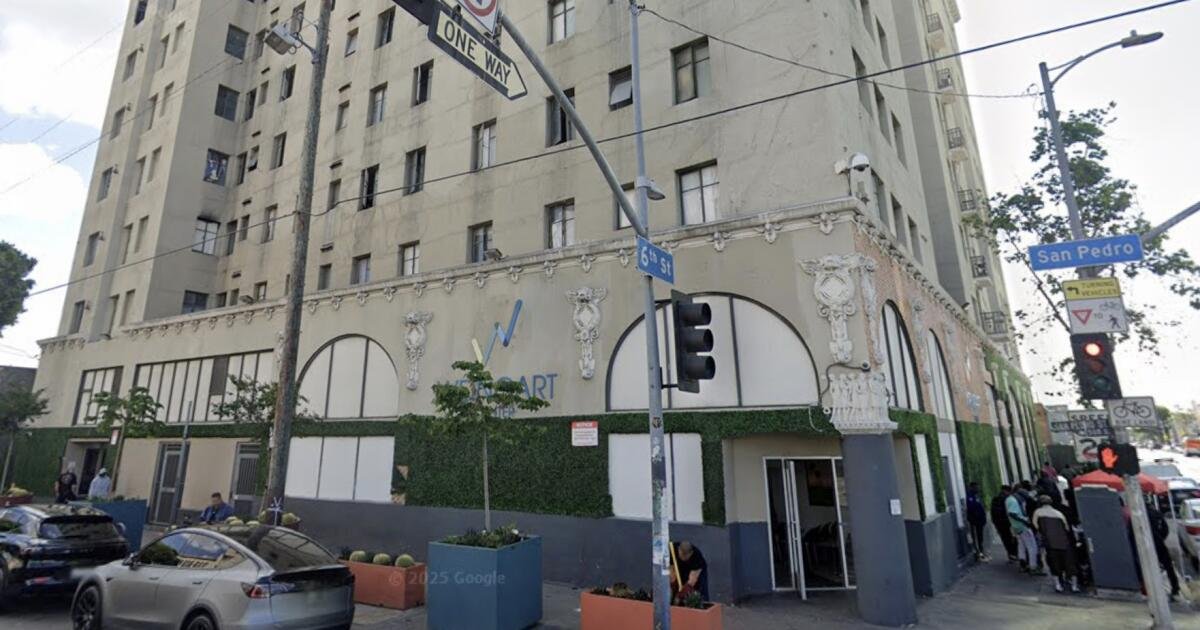 CEO de provedor de serviços para moradores de rua colocado em licença, agência legal para avaliar propriedades