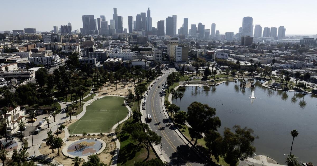 Uma cerca no MacArthur Park pode prevenir o crime e a falta de moradia, mas será suficiente?