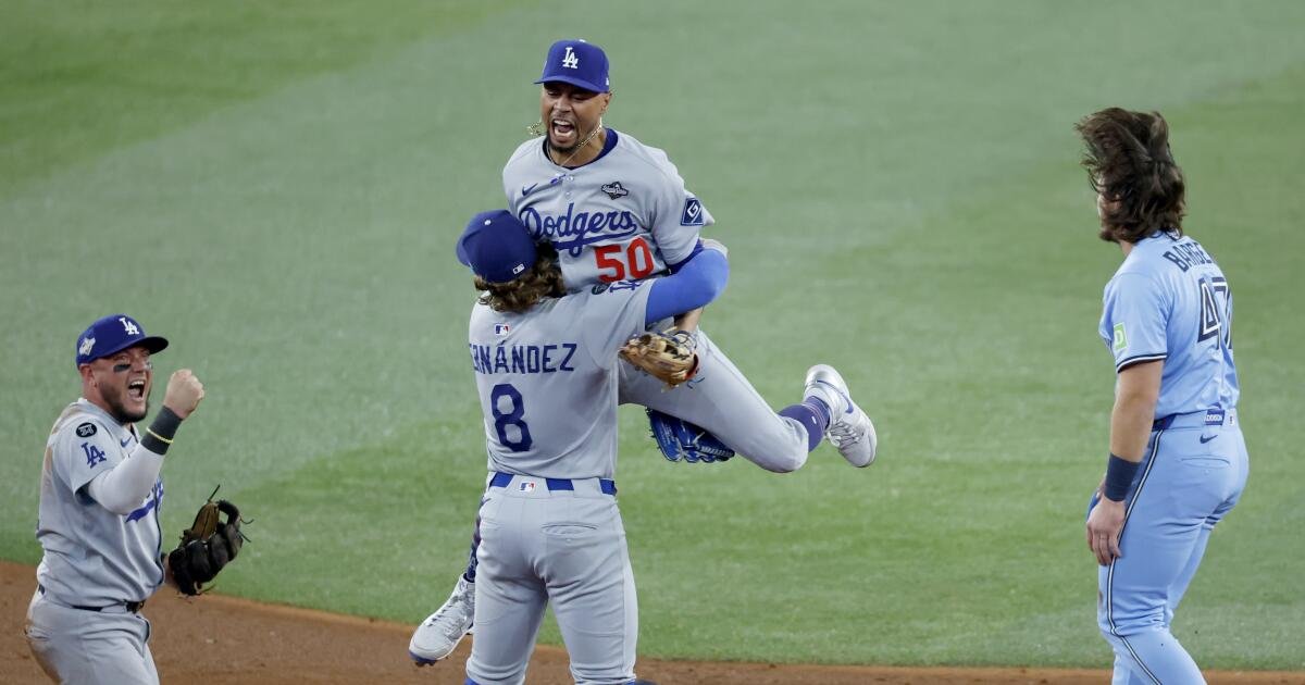 Os Dodgers mantiveram sua temporada viva ao vencer o jogo 6 da World Series de forma dramática.