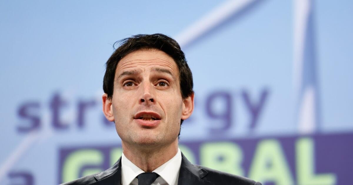 A retirada climática de Trump é um “momento divisor de águas”, diz Hoekstra da UE