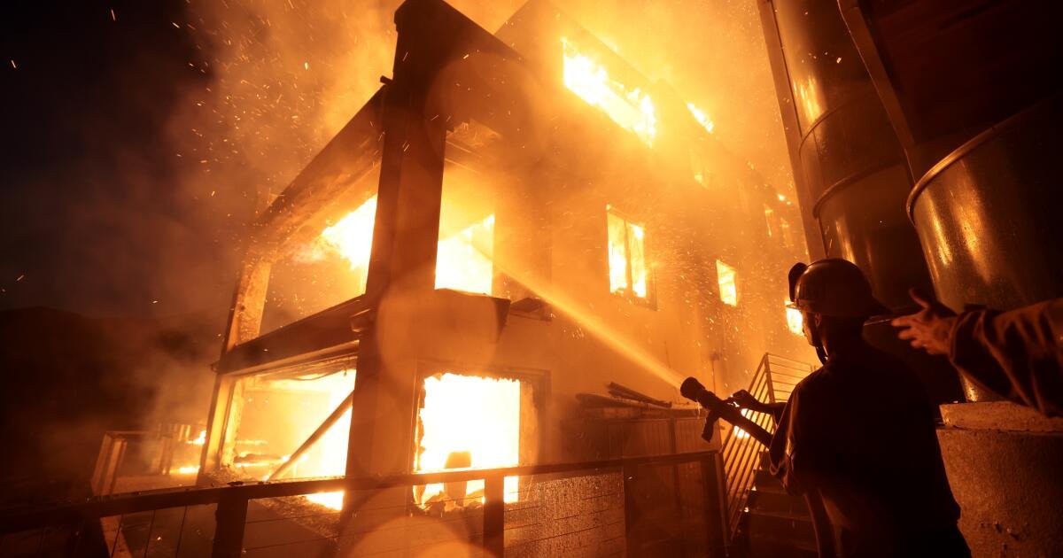 Relatórios do LAPD dizem que a confusão prejudicou a resposta do Palisades Fire